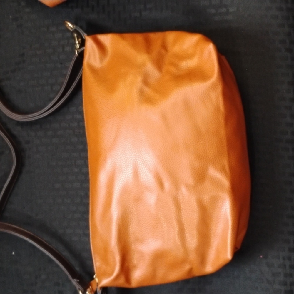 G.H. Bass & Co. Leather Tote & Crossbody Bag Set - Picture 3 of 9